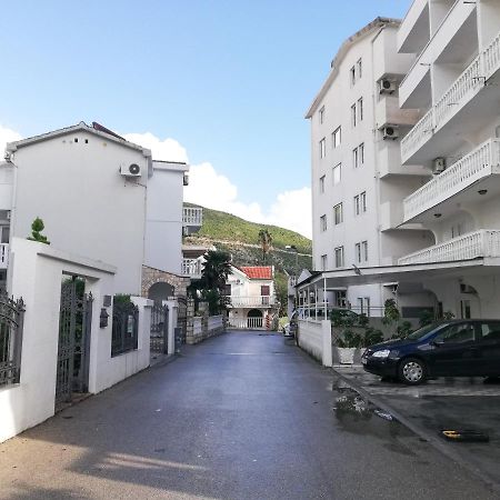Apartment Azalea Of Budva Exteriér fotografie