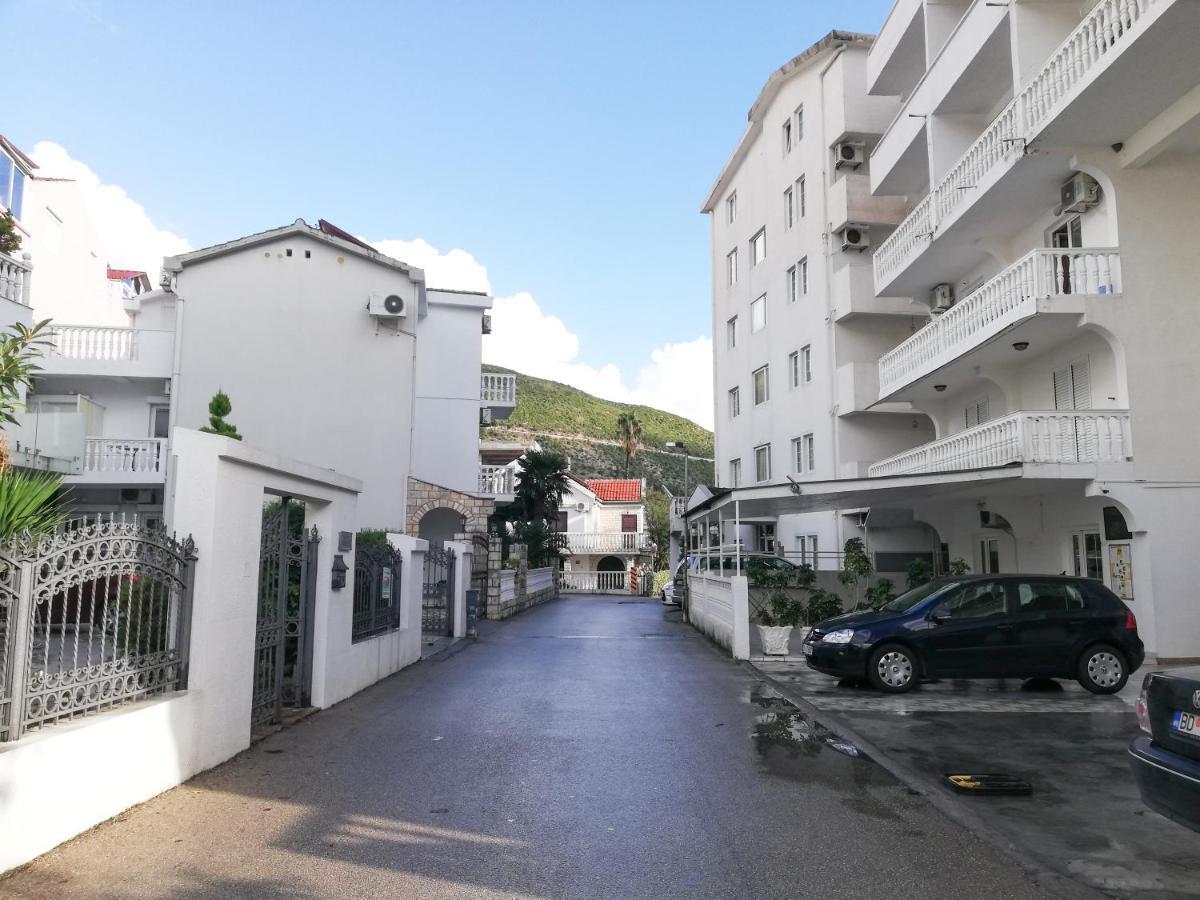 Apartment Azalea Of Budva Exteriér fotografie